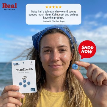 Static ad: woman by the sea holding a tablet pack, with a five-star buyer review
